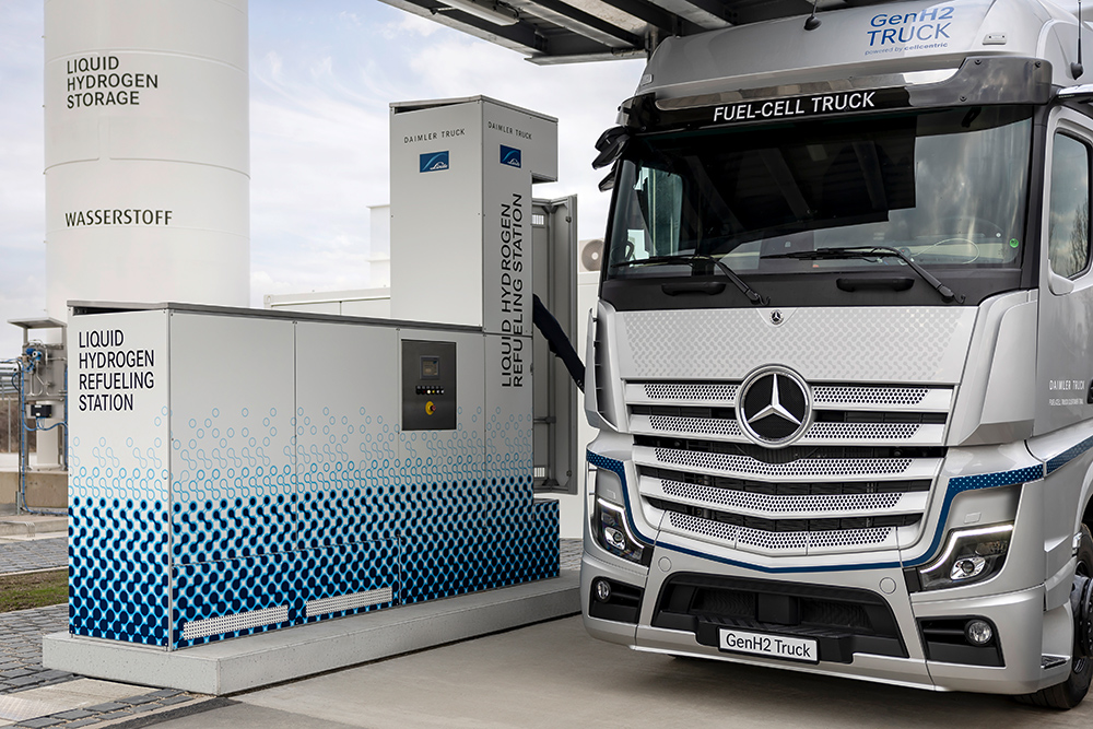 Veilig, snel en eenvoudig: Daimler Truck en Linde zetten nieuwe standaard voor vloeibare waterstoftanktechnologie